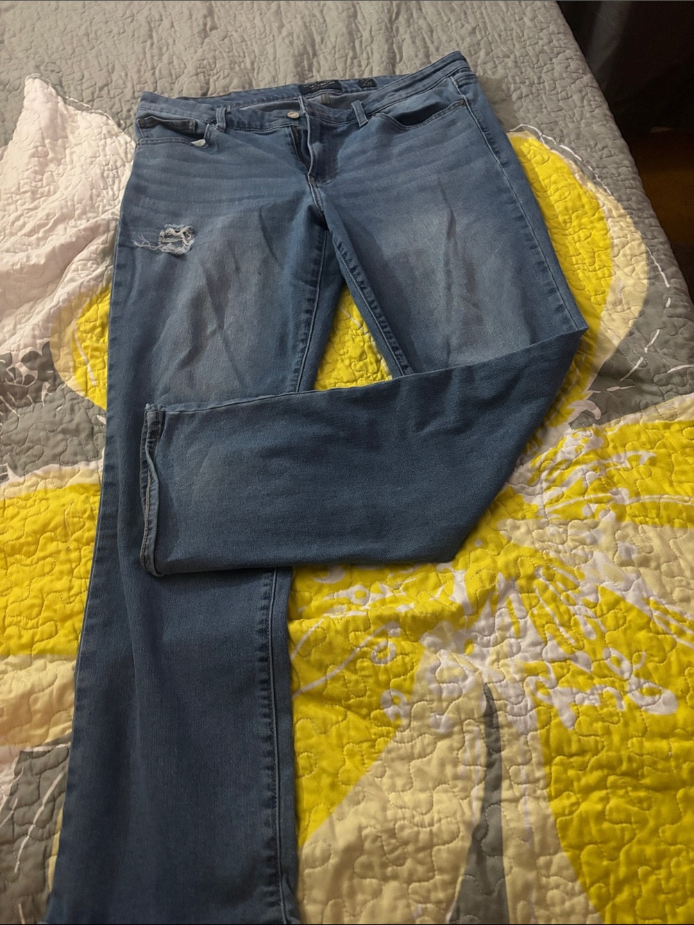Lucky Brand women’s Light Blue Slim Jeans - Picture 3 of 7